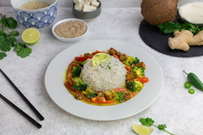 Vegane Kokos-Curry-Tofupfanne