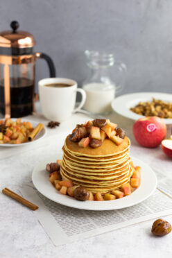 Apfel-Pancakes mit karamellisierten Marroni